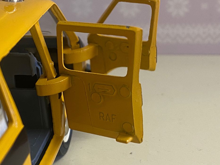 Машинка РАФ 2203 «милиция» 1:43