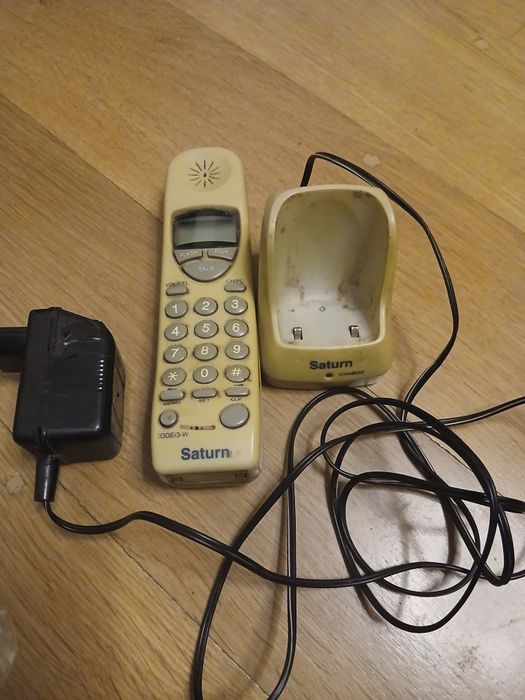 Навушники NOKIA (2шт),  телефон Сатурн