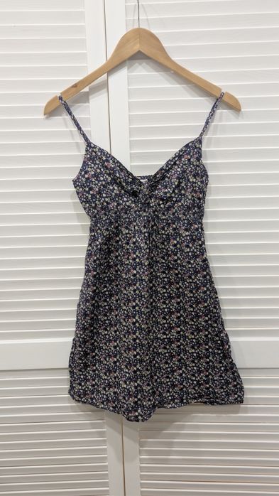 Letnia zwiewna sukienka bawełniana na ramiączkach w drobne kwiatki XS