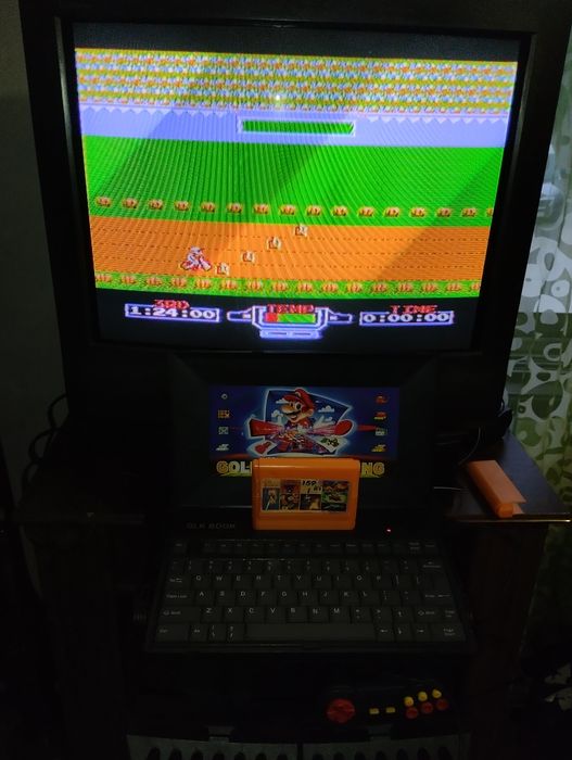 Consola antiga dos anos 90