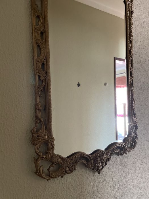 Credencia e Espelho de Hall de Entrada em Latão