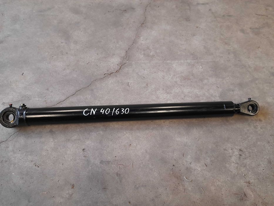 Siłownik hydrauliczny  jednostronny skok 630  c330 c 360 MF tur