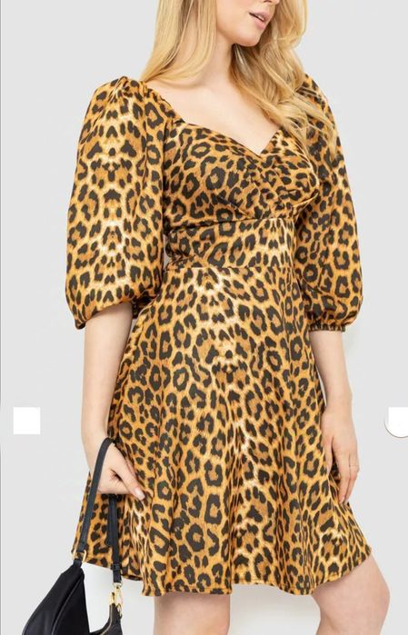 Плаття з леопардовим принтом