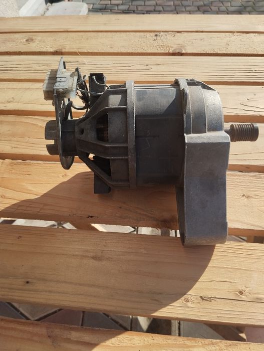 Мотор до пральної машини