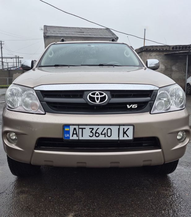 Toyota Fortuner 4L