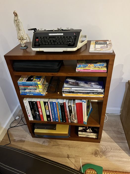 Estante livros (praticamente nova)