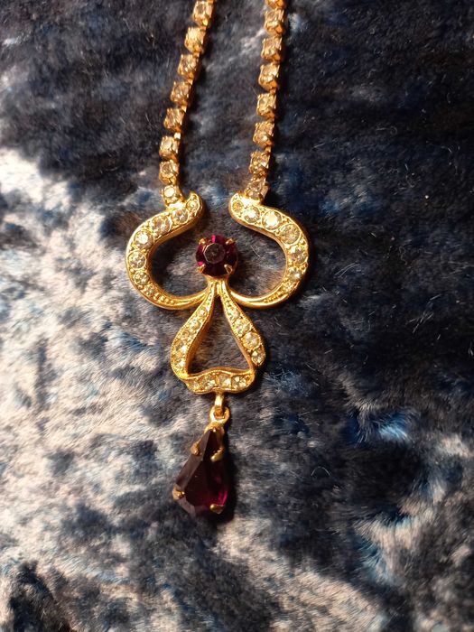 Набор бижутерии в идеальном состоянии дешево