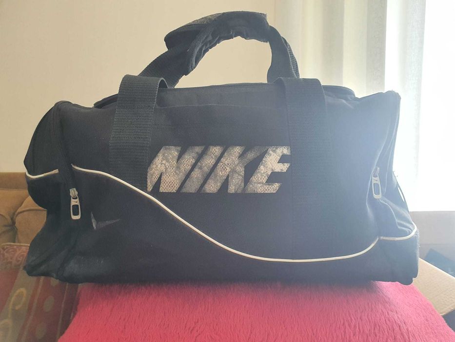 Mala para portátil Homem em Napa preto Nova + Saco de desporto Nike