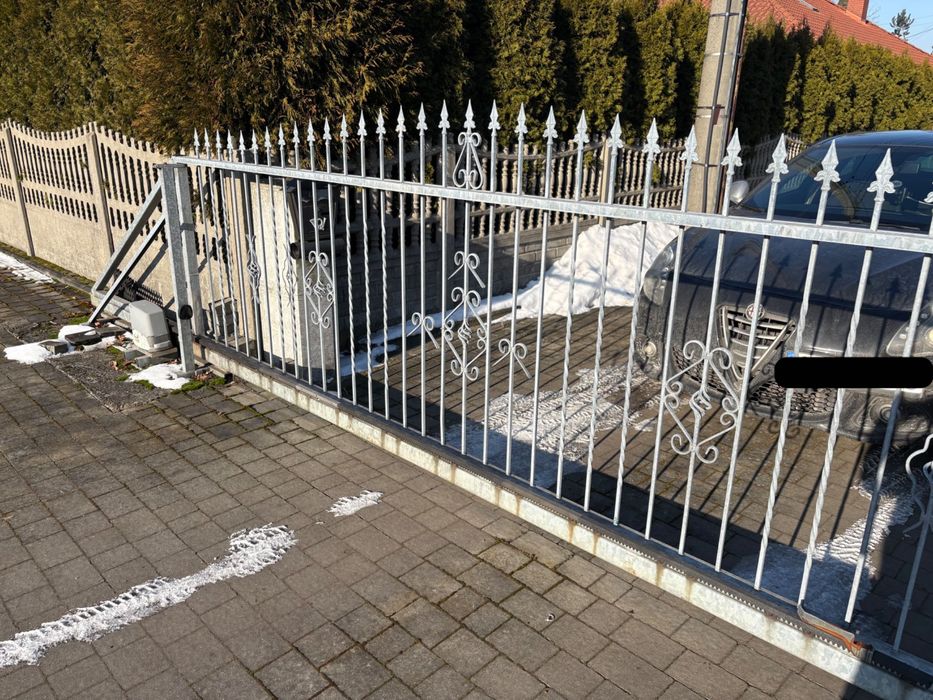 Brama wjazdowa z furtką - 6m (4,4+1,6+0,7)