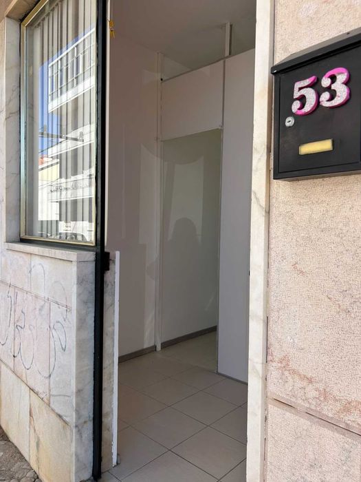 Arrenda-se espaço comercial