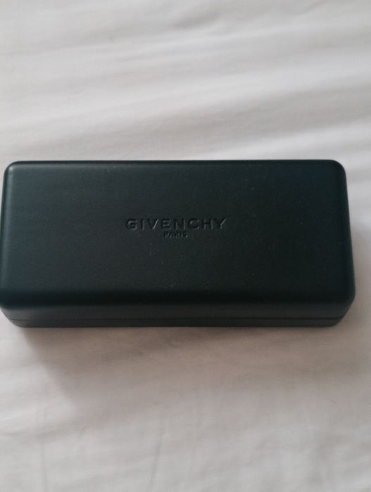 Etui na okulary Givenchy
