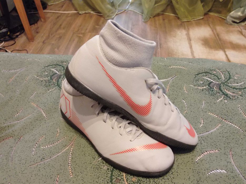 Футзалки Nike Mercurial (оригинал) фирменные размер- 43 стелька-27,5см