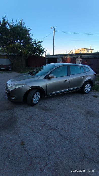 Продам renault megane 2009 года 1.5 дизель