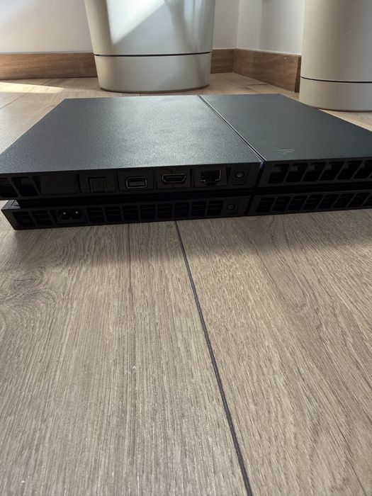 Konsola ps4 fat