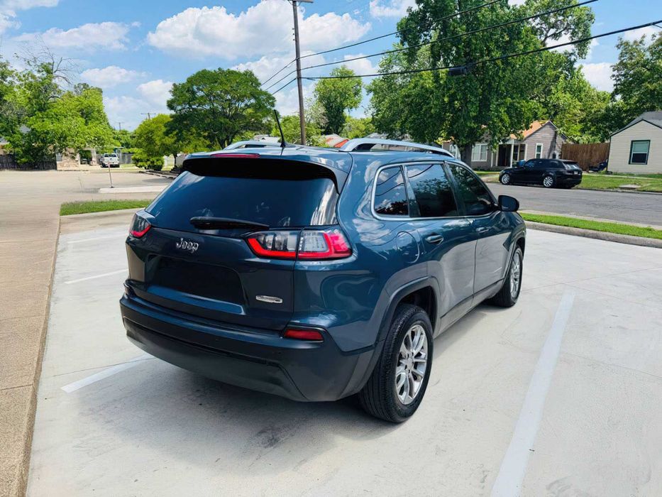 Jeep Cherokee Latitude Plus      2020