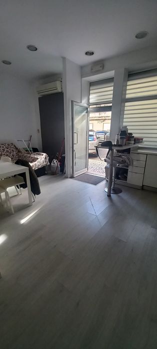 Loja na Travessa de Beirolas