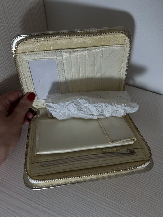 Золотий клатч Versece parfums , новий, Оригінал