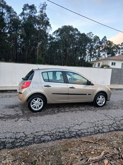 Renault Clio 1.2 75CV ( iuc antigo )