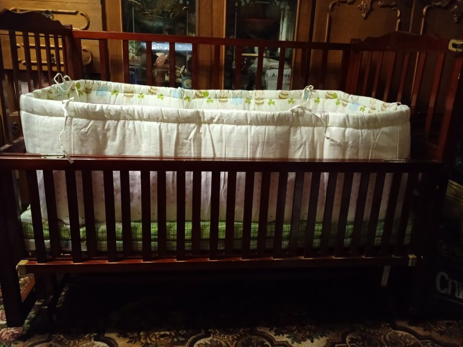 Дитяче ліжко з ковдрою та подушками Детская кровать с одеялом и подушк