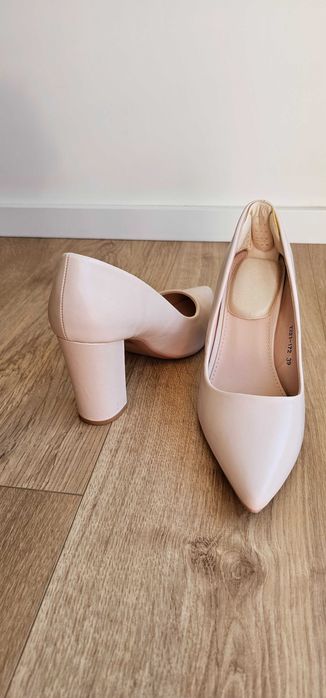 Sapato Senhora Bege Tamanho 39
