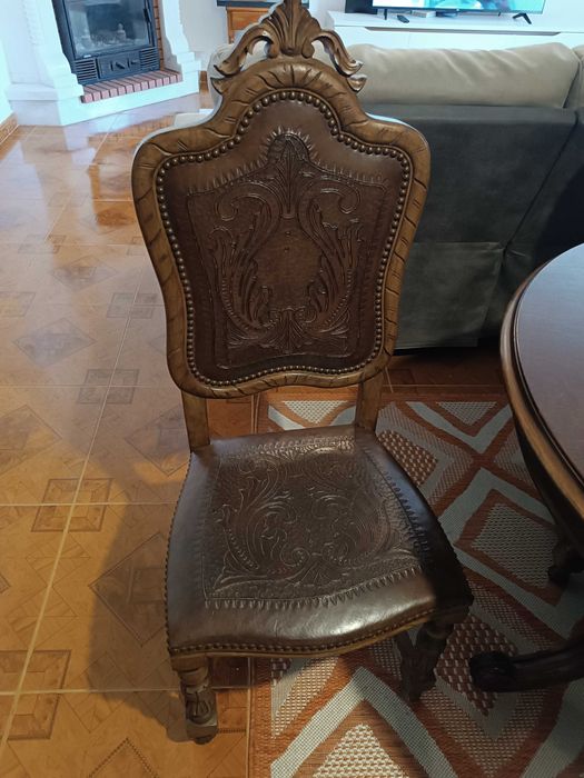 Mesa de jantar c/ 6 cadeiras