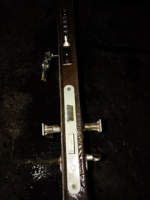 Двери.Двері.(204.5х99см) входные металлические.