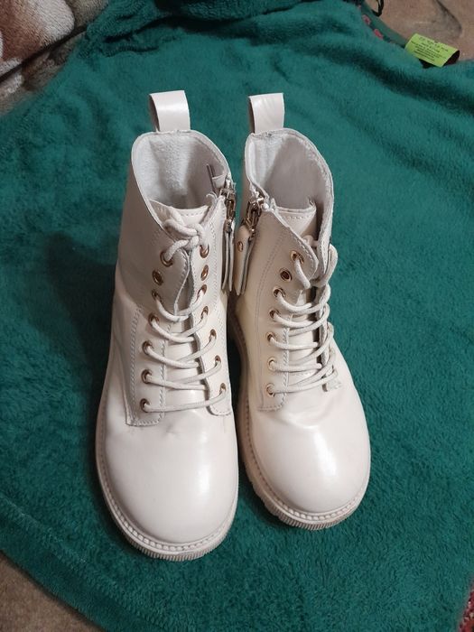 Продам ботіночки для дівчинки