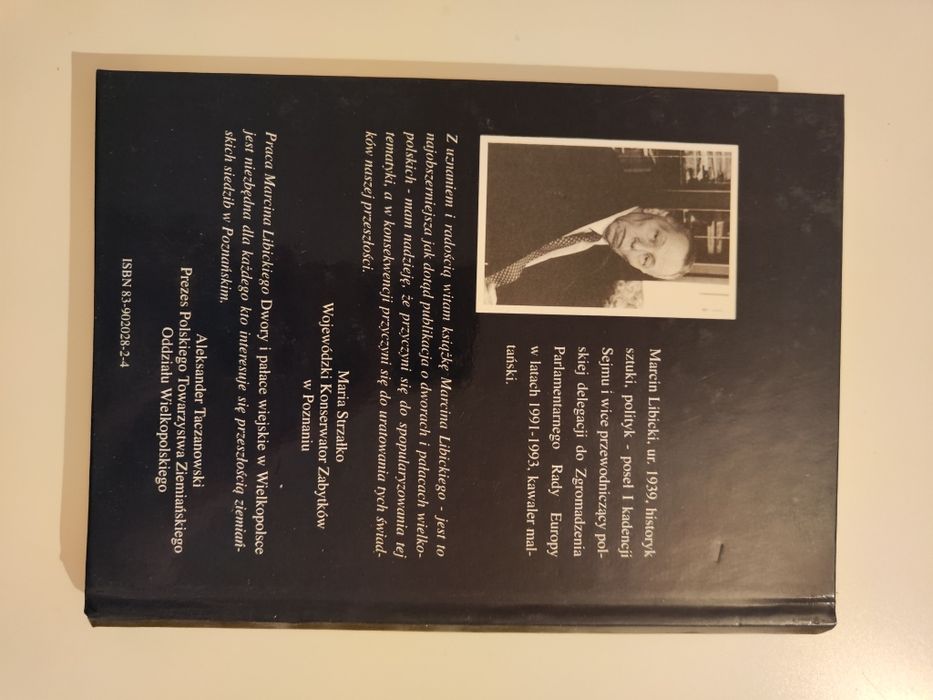 Dwory i pałace wiejskie w Wielkopolsce Przewodnik - Marcin Libicki