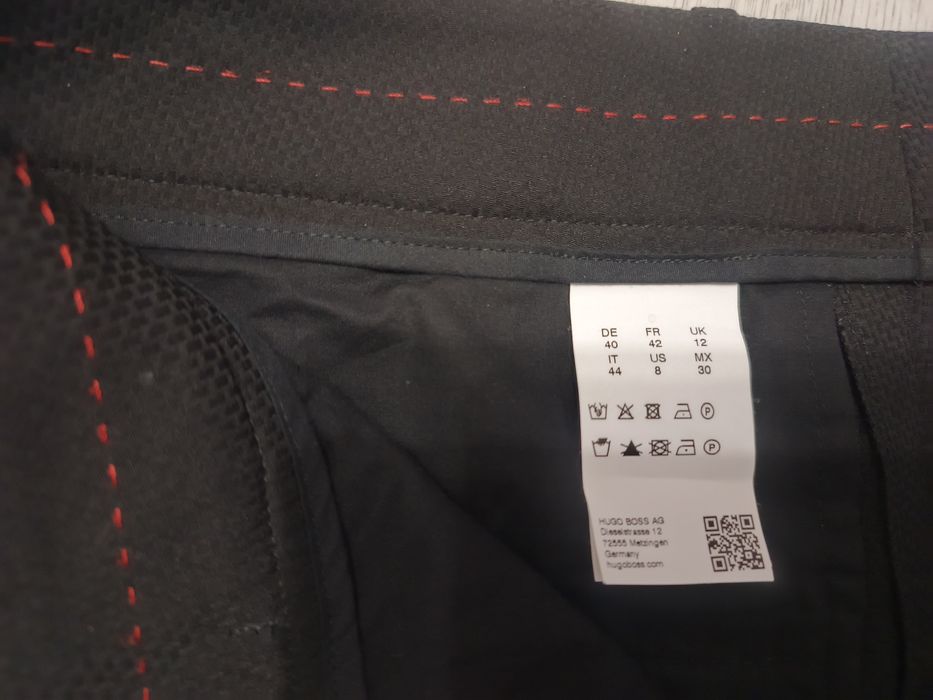 Spodnie męskie czarne Hugo Boss r. 40