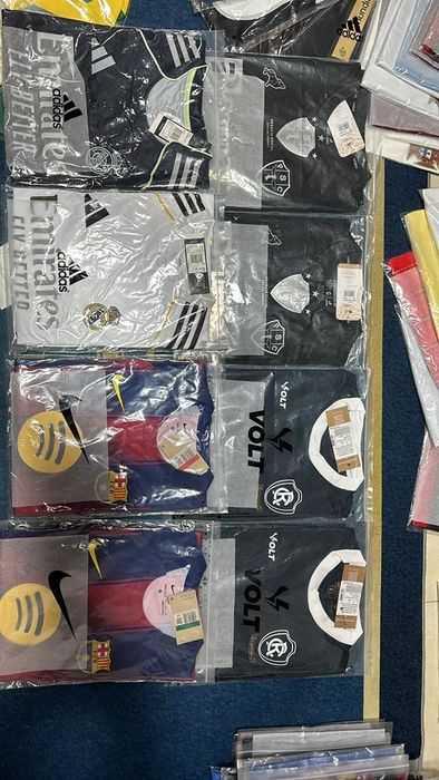 Vende-se camisas de futebol de todos os clubes, qualidade excelente.
