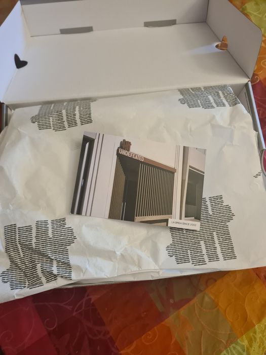 Sapatilhas novas (ainda em caixa). Nunca usadas. Preço negociável