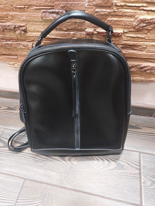 Шкіряний рюкзак.