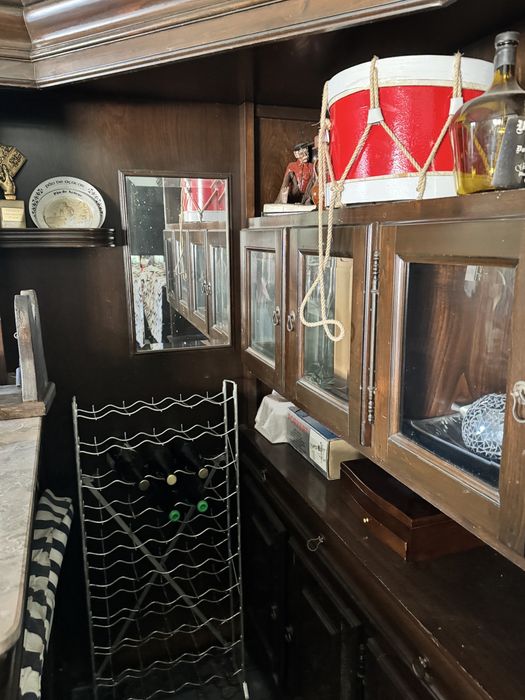 vendo bar garrafeira em bom estado