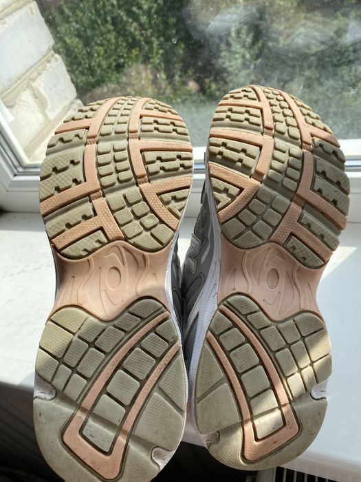 Жіночі кросівки New Balance 725