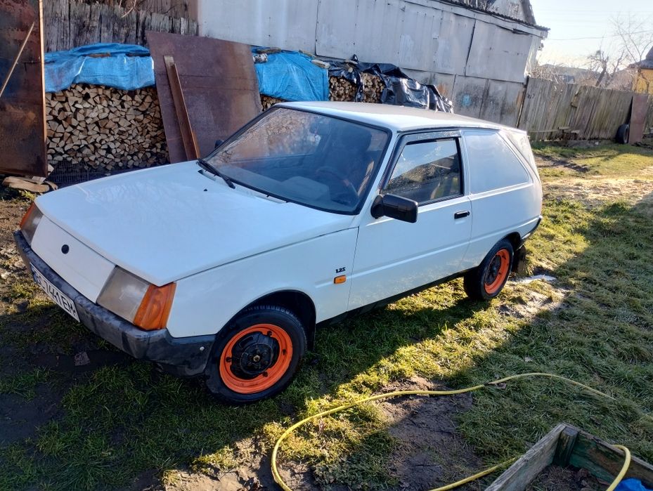 Машина  автомобіль