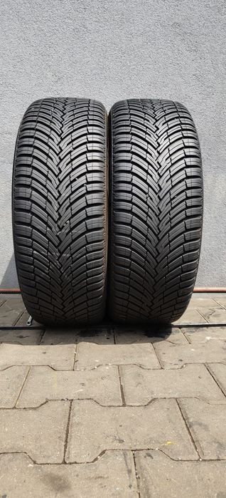 215/55/17 Pirelli para wielosezonowe jak Nowe