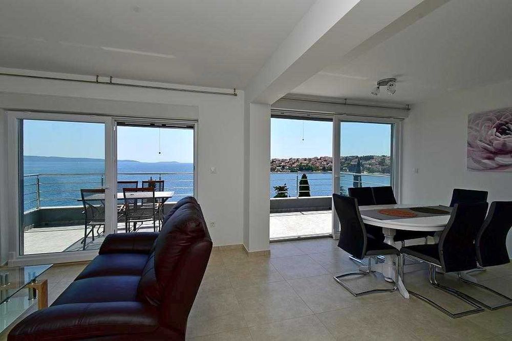 Apartament z basenem 40m od morza Chorwacja
