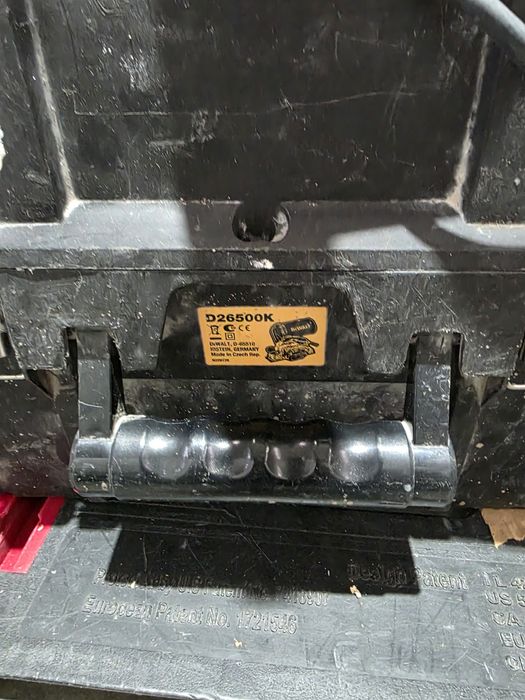 Plaina elétrica DeWalt D26500 em excelente estado, praticamente nova e com muito pouco uso
