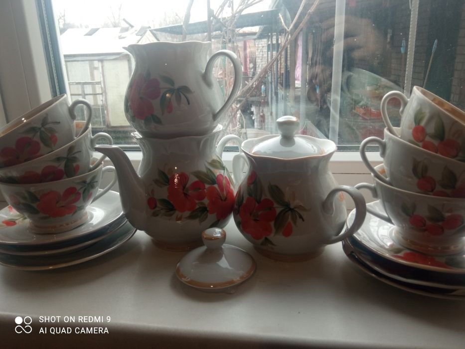 Порцеляновий, фарфоровий чайний сервіз