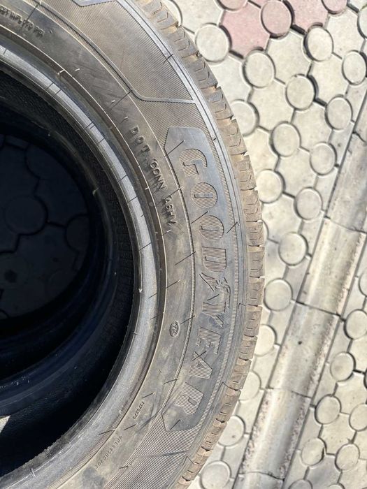 Літні шини Goodyear EfficientGrip Cargo 205/65 R16C 107/105T