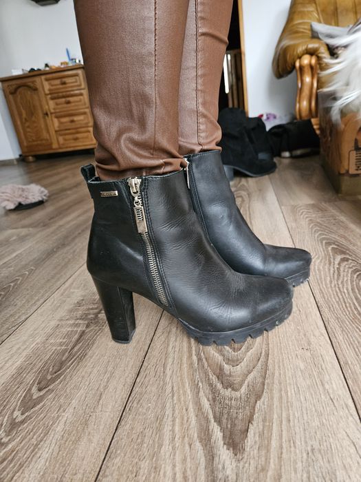 Damskie botki Lasocki na platformie