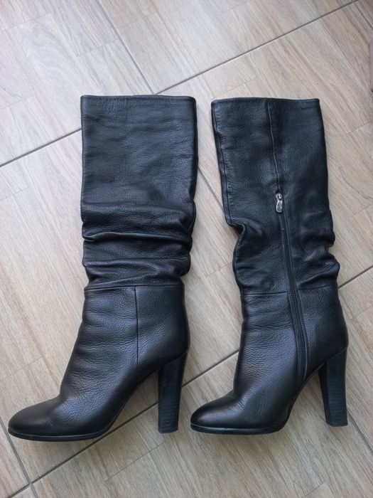Шикарные кожаные сапоги 39р.