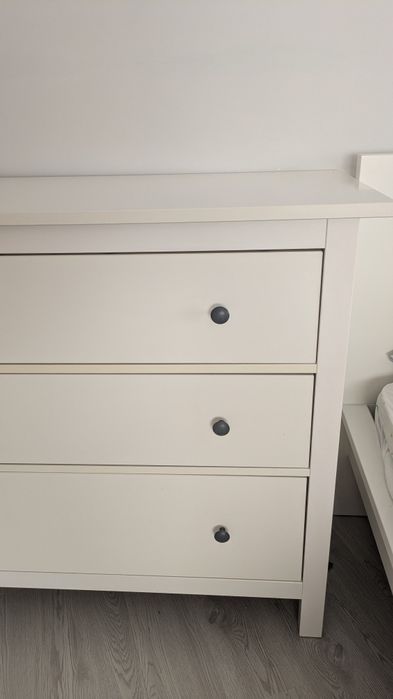 Cómoda IKEA em bom estado