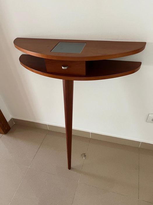 Mesa de apoio  para entrada /sala