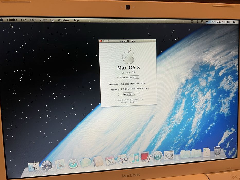 MacBook A1181 у гарному стані