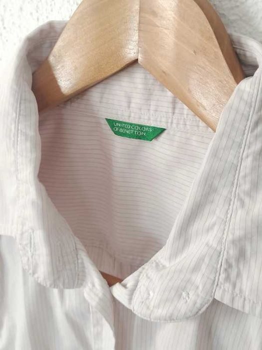 Camisa formal cintada com riscas United Colors of Benetton