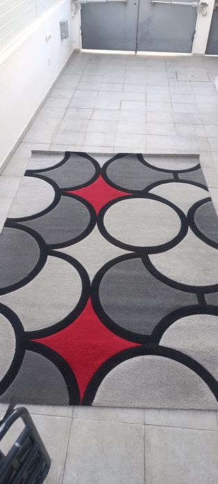 Carpete para sala 200x290 cm – Tons de Cinzento e vermelho