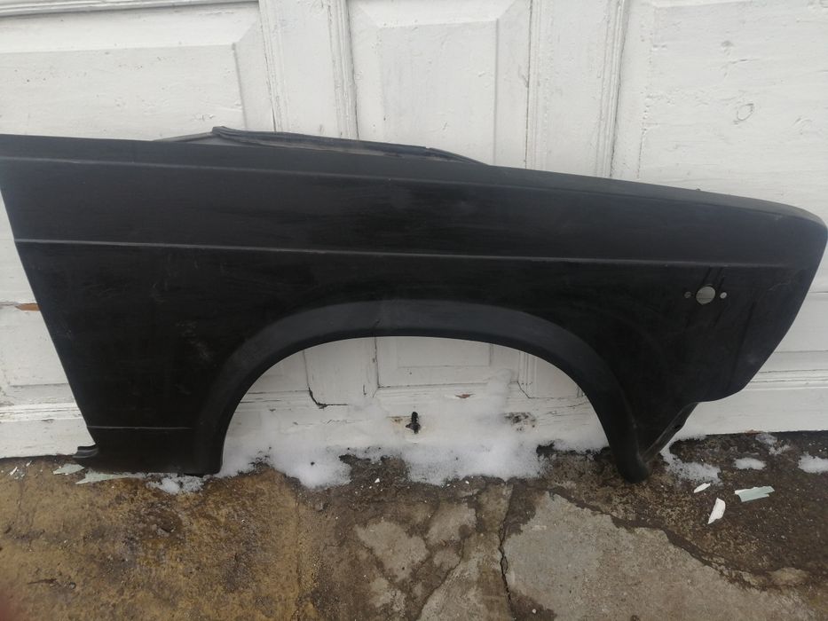 Крила переднє і заднє Ваз права сторона 2105 2107 нові Німеччина