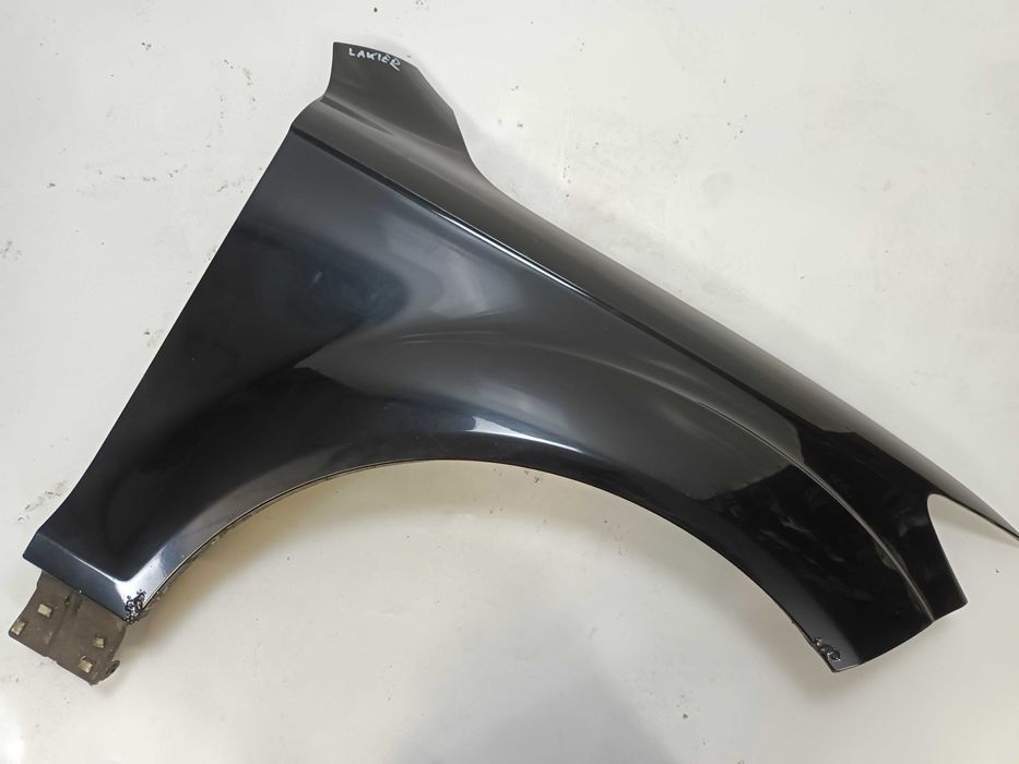 Błotnik prawy przód przedni  AUDI Q7 4L przed lift LZ9Y