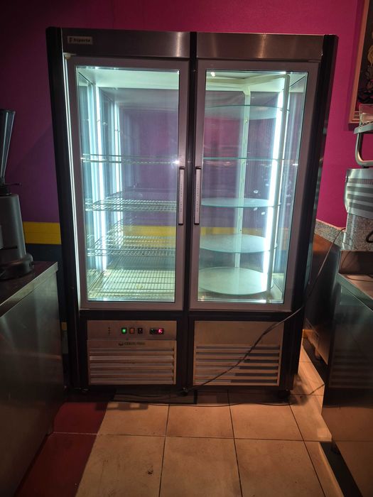 Frigorífico Vitrine Para Bolos e Frigorífico Red